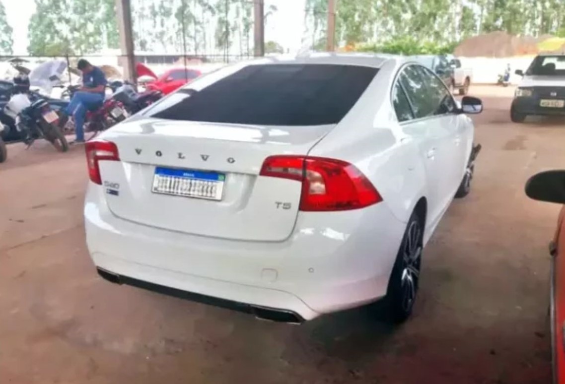 No momento, você está visualizando Detran-MS abre leilão digital com 168 veículos; Volvo S60 parte de R$ 17,9 mil