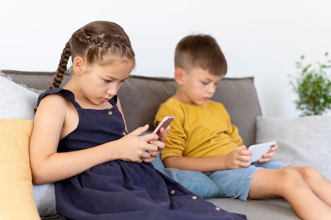 No momento, você está visualizando Como as crianças e adolescentes brasileiros se relacionam com o celular