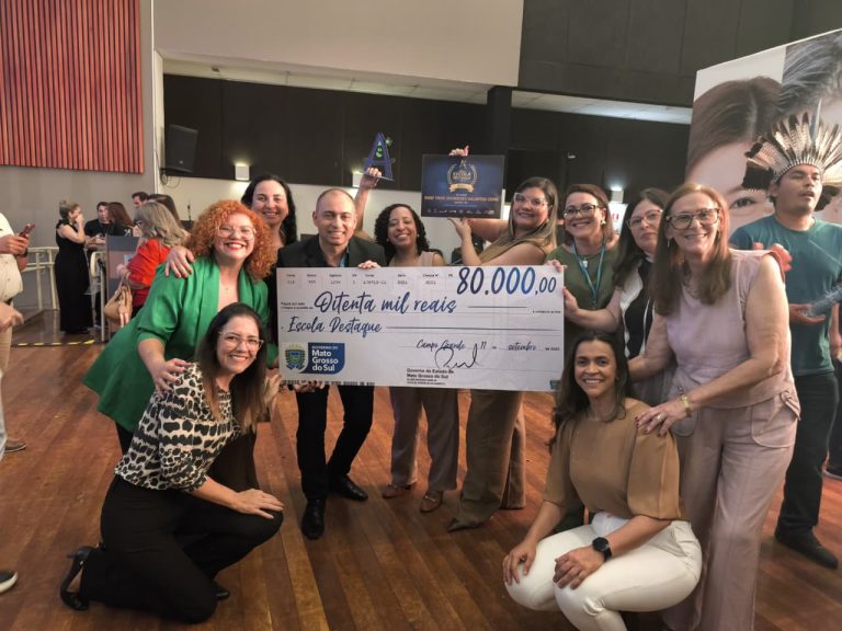 No momento, você está visualizando Escola Diomedes Valentim Cerri é premiada no Prêmio Escola Destaque em Alfabetização