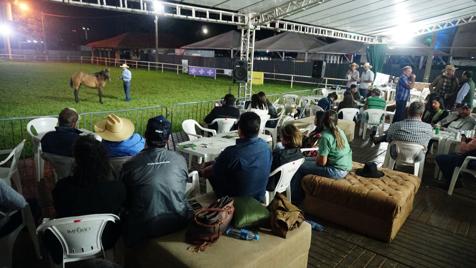 No momento, você está visualizando Expoequestre 2025 traz leilão inédito e integração com Festival da Carne