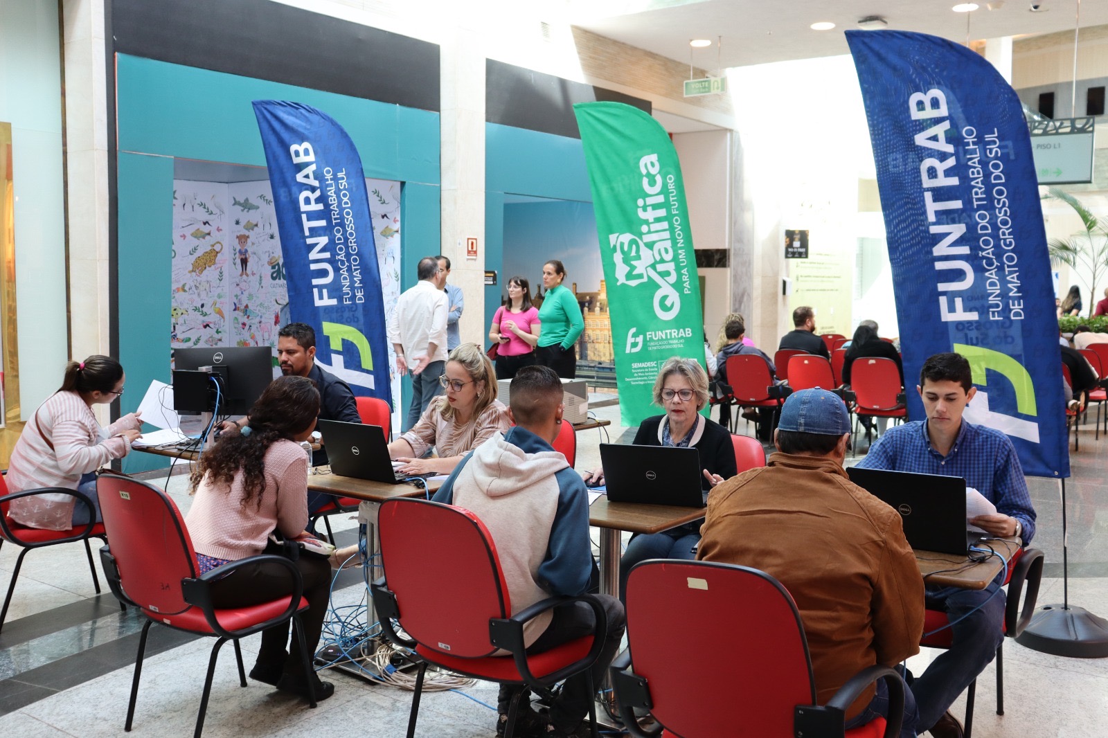 No momento, você está visualizando Campo Grande abre mais de 1,9 mil vagas de emprego nesta segunda-feira