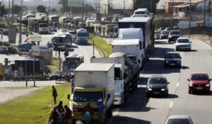 Leia mais sobre o artigo Dia do Caminhoneiro lembra importância de políticas para a categoria