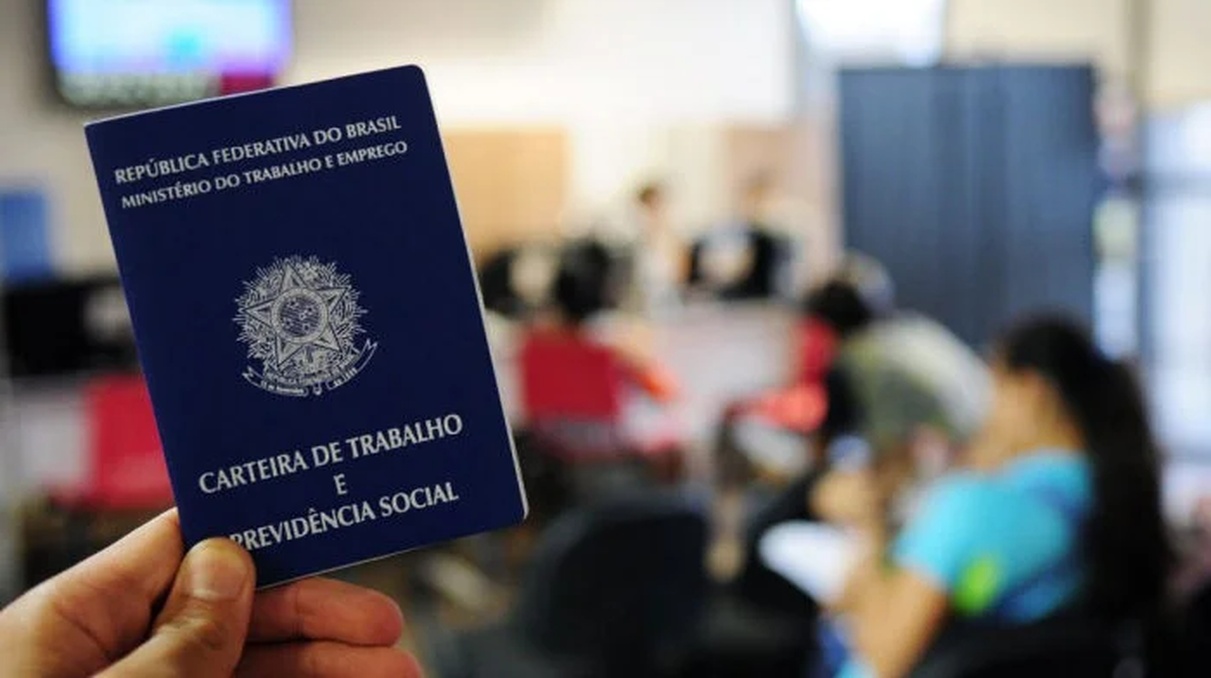 No momento, você está visualizando IBGE: Taxa de desemprego no Brasil cai para 5,6% e atinge mínima histórica