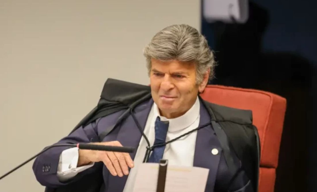 No momento, você está visualizando Fux vota por absolver Bolsonaro de todas as acusações em julgamento no STF