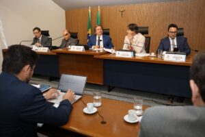 Leia mais sobre o artigo ALEMS: CCJR analisa matérias que reconhecem profissionais essenciais para o desenvolvimento de MS