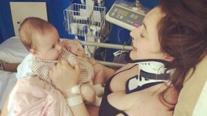 Leia mais sobre o artigo REINO UNIDO: Mulher quebra pescoço ao bocejar