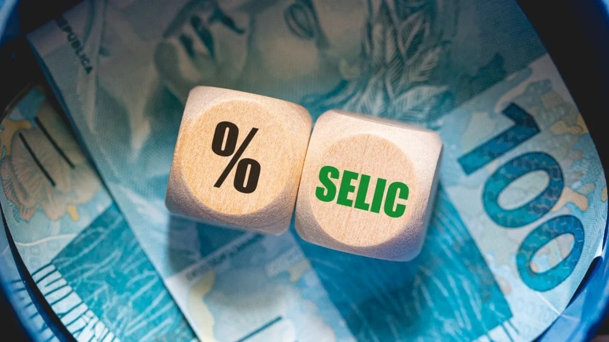 No momento, você está visualizando SELIC A 15%: Quanto rendem R$ 10 mil em Tesouro Direto, CDBs e LCAs