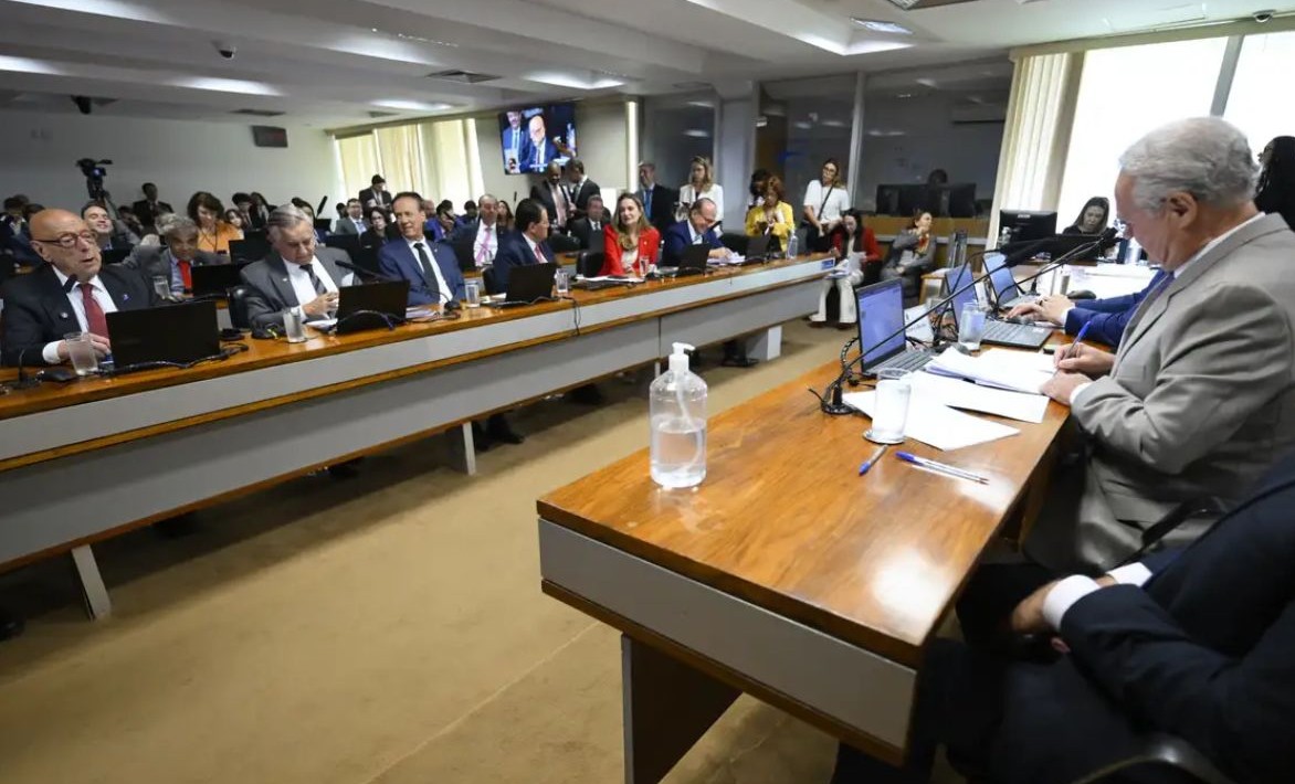 No momento, você está visualizando Comissão do Senado aprova isenção do IR para quem ganha até R$ 5 mil