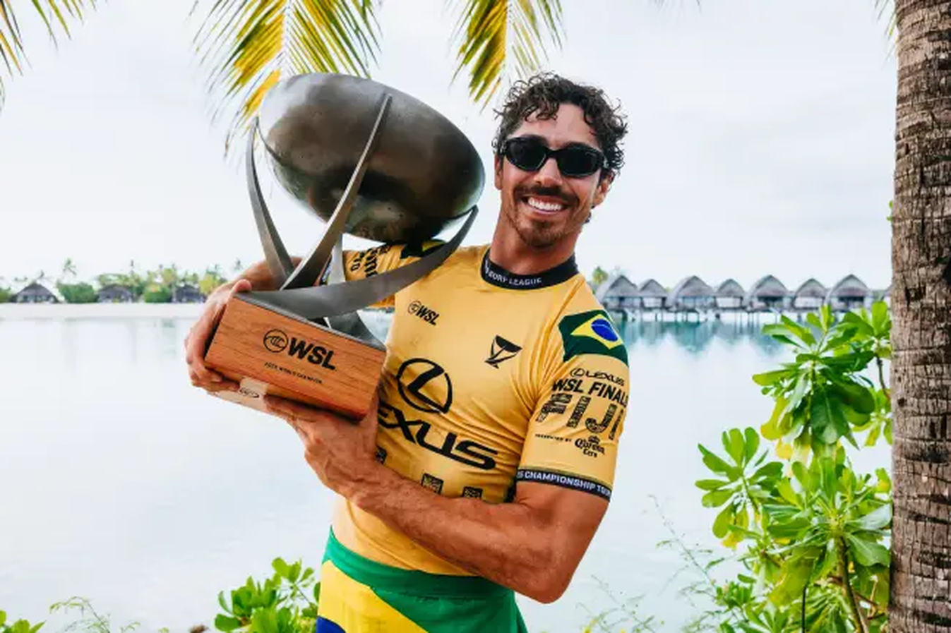 No momento, você está visualizando SURFE: Yago Dora vence Griffin e é campeão mundial da WSL pela 1ª vez