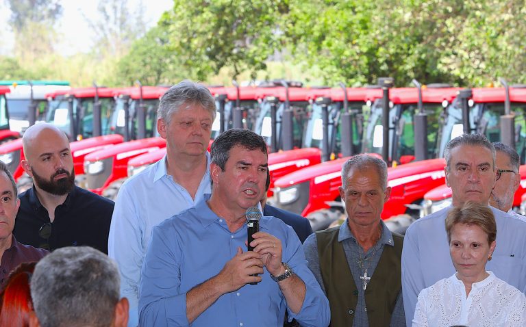 No momento, você está visualizando Para melhoria da agricultura familiar em 20 municípios, Governo de MS entrega equipamentos