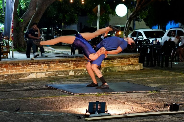 No momento, você está visualizando FECOMÉRCIO-SESC-MS: “Minha Praça é um Circo”; Cia Pisando Alto apresenta “Fragmentada” sábado (4), na praça do Leão