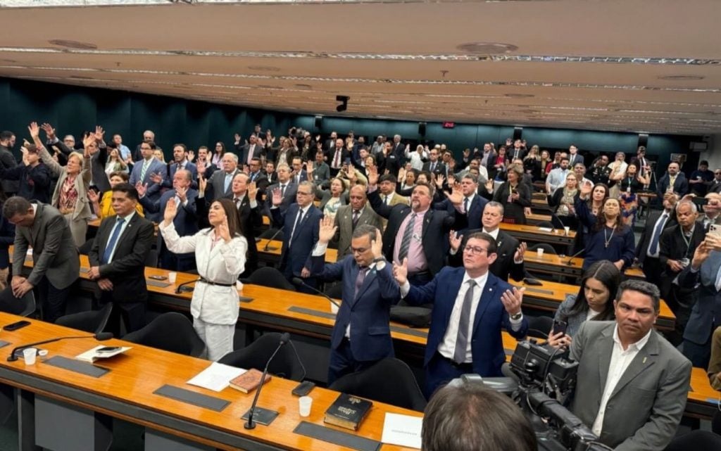 No momento, você está visualizando Bancada cristã prioriza projeto que suspende resolução sobre aborto legal