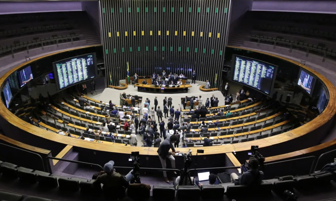 No momento, você está visualizando Câmara aprova mais projetos de pacote em prol da educação e infância