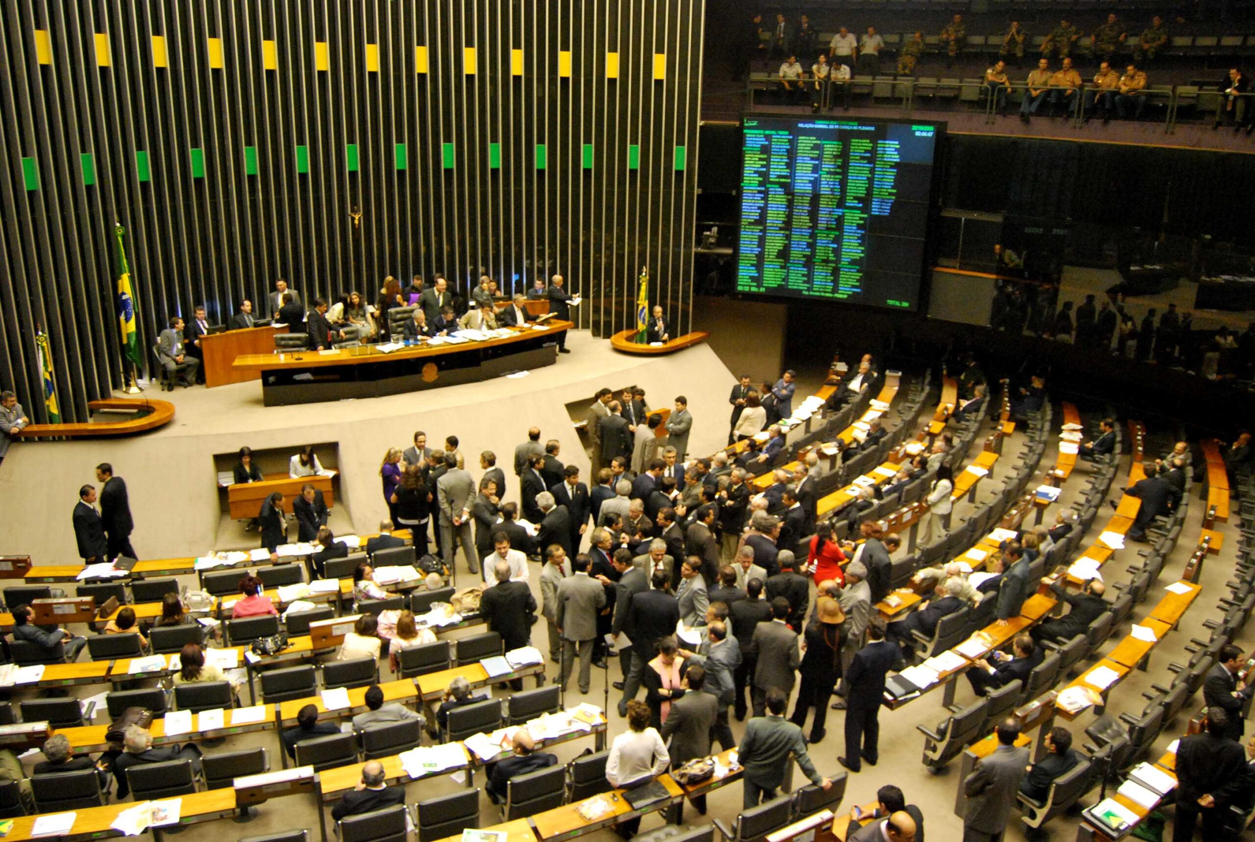 No momento, você está visualizando Câmara referenda projeto que limita decisões monocráticas no STF