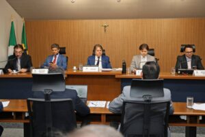 Leia mais sobre o artigo ALEMS: CCJR aprova Orçamento do Estado com receita estimada em R$ 27 bilhões para 2026