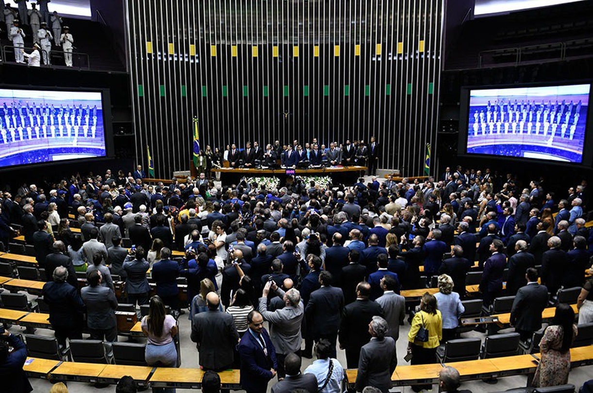 No momento, você está visualizando Congresso aprova a MP do setor elétrico sem térmicas a gás