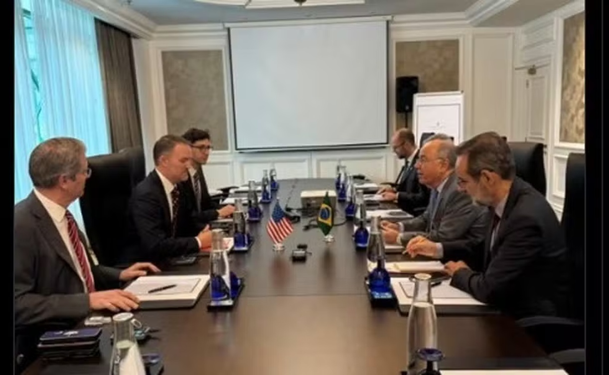 No momento, você está visualizando TARIFAÇO: Delegações de Brasil e EUA fazem primeira reunião na Malásia após encontro de Trump e Lula