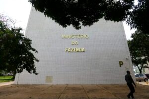 Leia mais sobre o artigo Tributação: Fazenda cede em LCI e LCA e negocia corte de alíquotas para bets e fintechs