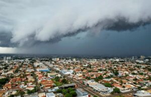 Leia mais sobre o artigo Campo Grande enfrenta calor intenso antes da virada no tempo em Mato Grosso do Sul