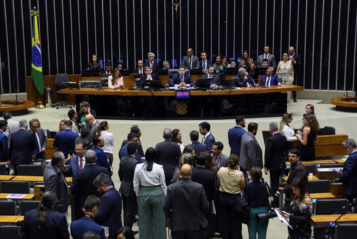 No momento, você está visualizando Frentes Parlamentares defendem derrubada quase total de vetos de Lula à lei ambiental