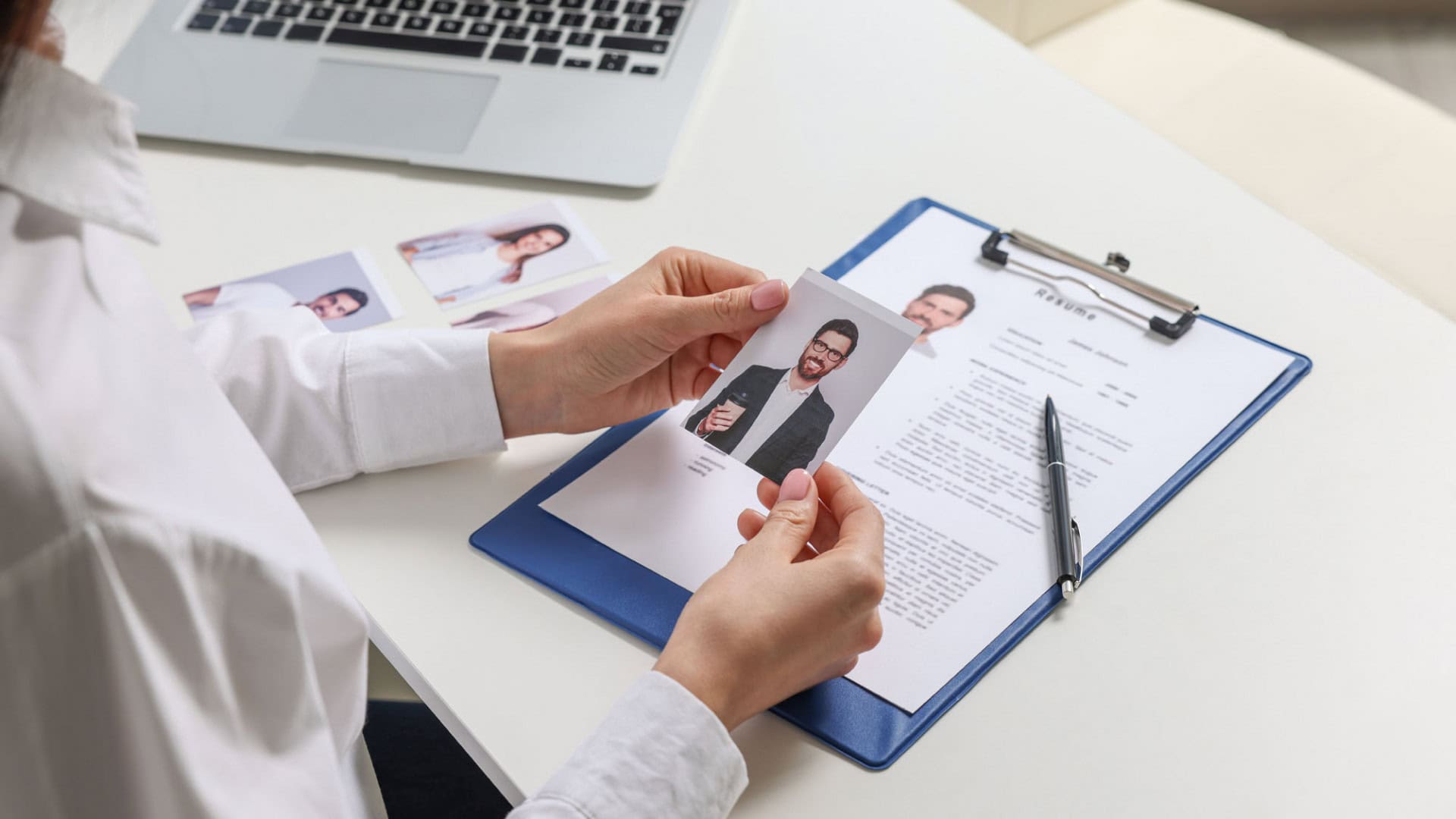 No momento, você está visualizando IA NO CURRÍCULO: Como deixar as fotos de perfil profissionais