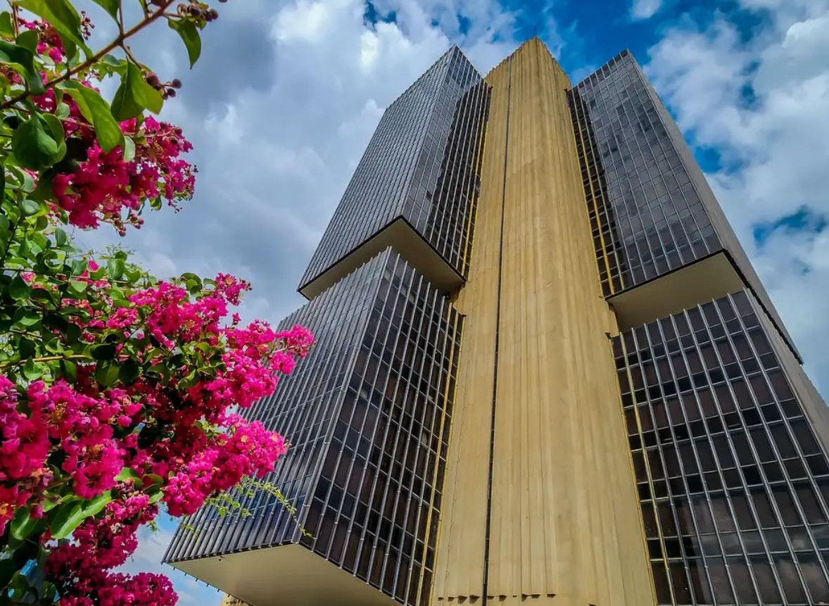 No momento, você está visualizando Mercado financeiro reduz previsão da inflação para 4,56%, em 2025