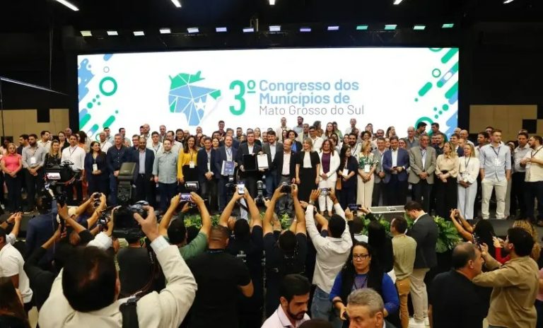 No momento, você está visualizando CIDADE EMPREENDEDORA: Naviraí assina acordo para melhorar índices de gestão e promover desenvolvimento