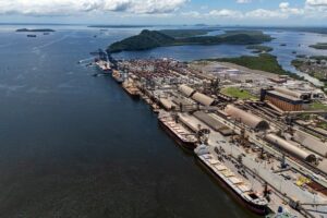 Leia mais sobre o artigo Após leilão, Porto de Paranaguá se torna o primeiro do Brasil a ter canal de acesso concedido à iniciativa privada
