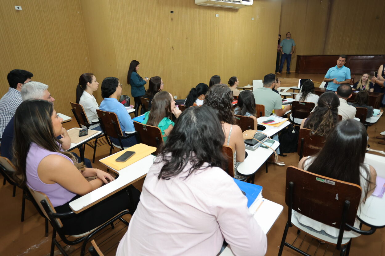 No momento, você está visualizando Prefeitura empossa mais de 20 profissionais para reforçar a saúde pública em Dourados
