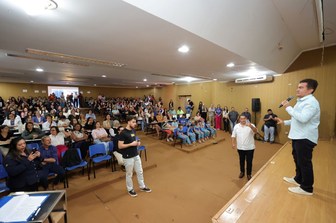 No momento, você está visualizando Em solenidade de pagamento de emendas, prefeito alerta para dificuldades financeiras