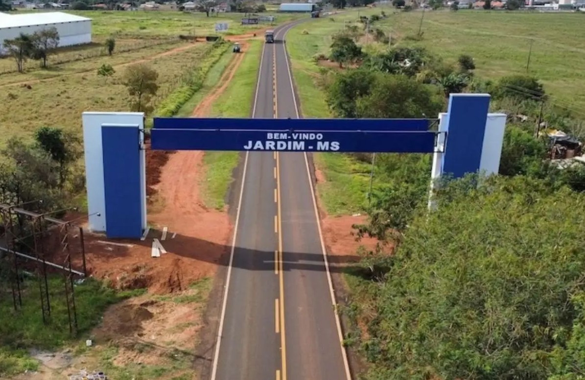 No momento, você está visualizando Prefeitura de Jardim tem processo seletivo com salários de até R$ 4 mil em MS