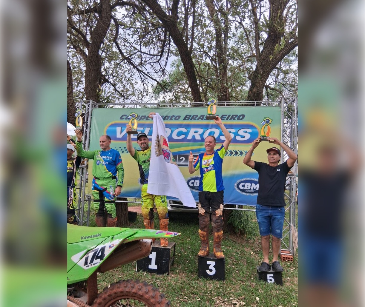 No momento, você está visualizando Pretto e Lorenzo vencem no Brasileiro de Velocross em Naviraí e seguem na liderança