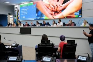 Leia mais sobre o artigo CÂMARA MUNICIPAL: Audiência aponta ações para melhorar Rede de Proteção à Criança e ao Adolescente