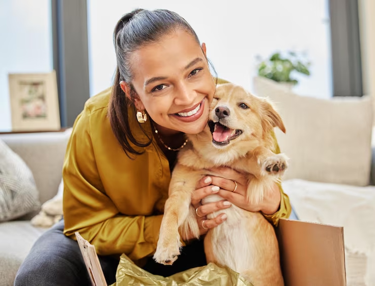 No momento, você está visualizando Saiba por que cães surtam de alegria ao reencontrarem seus donos
