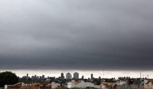 Leia mais sobre o artigo Tempo abafado em Campo Grande; máxima de 33°C e variação de nuvens no dia