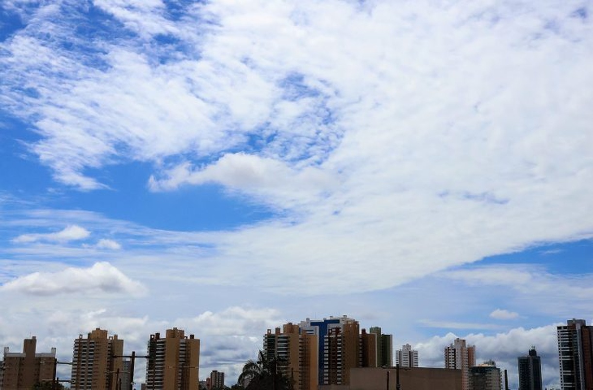 No momento, você está visualizando TEMPO: Campo Grande enfrenta quinta-feira de calor intenso e risco de pancadas de chuva