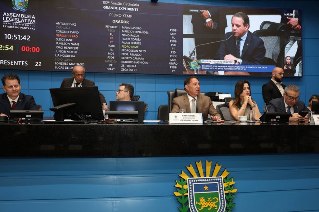 No momento, você está visualizando Uso de carteira física em planos vai à sanção e ALEMS recebe acadêmicos de Jornalismo