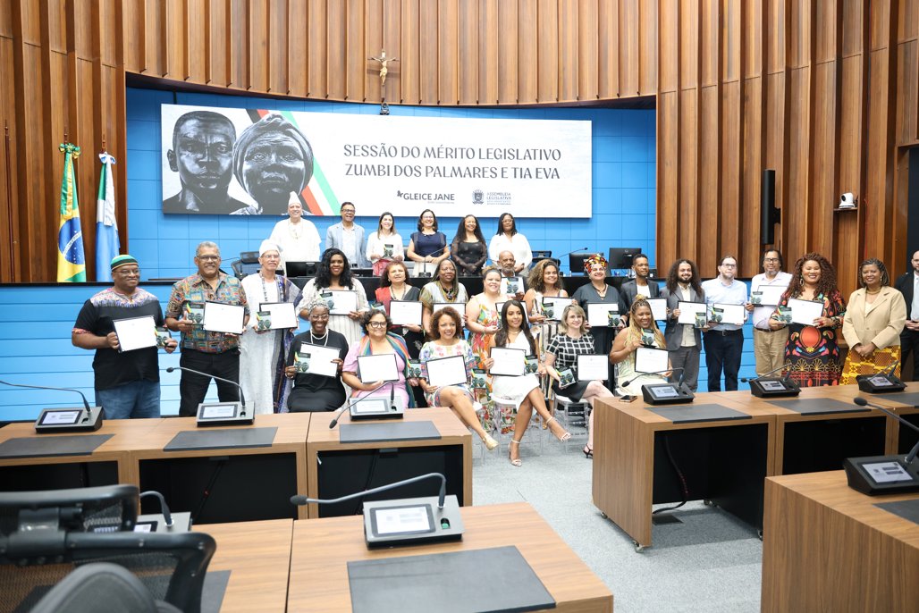 No momento, você está visualizando ALEMS CONSCIÊNCIA NEGRA: Casa de Leis homenageia a luta antirracista com Troféu Zumbi dos Palmares e Tia Eva