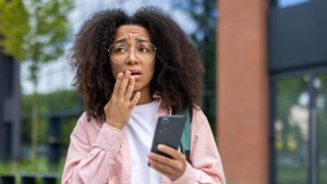 Leia mais sobre o artigo CELULAR CLONADO: Como identificar o golpe e o que fazer para se proteger