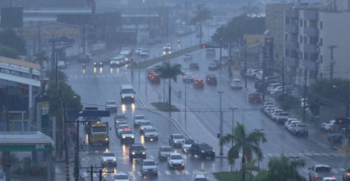 No momento, você está visualizando Centro-Oeste com pancadas de chuva e trovoadas nesta segunda-feira (17)