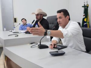 Leia mais sobre o artigo Em Audiência Pública sobre crise leiteira, Rodrigo Sacuno reforça apoio a produtores do Cone Sul