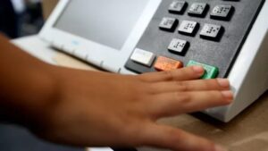 Leia mais sobre o artigo Deputados preparam votação de projeto que cria voto distrital misto no Brasil