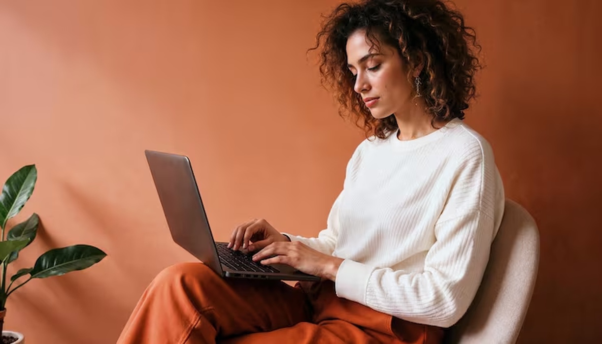 No momento, você está visualizando Descubra os efeitos no corpo de ficar muito tempo sentado