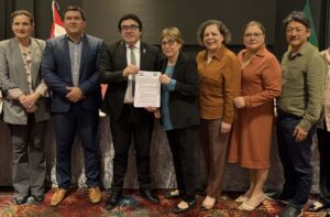 Leia mais sobre o artigo Vacinação sem fronteiras; MS, PR e Paraguai assinam acordo para campanhas simultâneas de vacinação