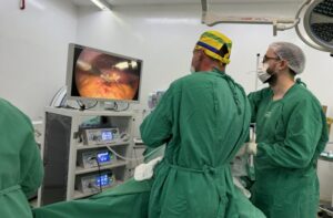 Leia mais sobre o artigo HR de Ponta Porã realiza 1ª cirurgia por videolaparoscopia e marca avanço na assistência cirúrgica