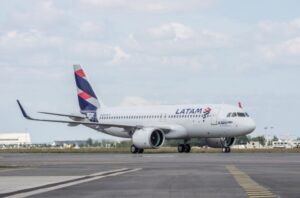 Leia mais sobre o artigo Aeroporto de Dourados recebe Airbus A320 com capacidade para 174 passageiros