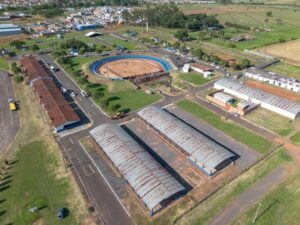 Leia mais sobre o artigo NAVIRAÍ: Festejos dos 62 anos já com estrutura sendo instalada