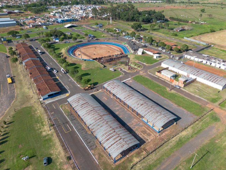 No momento, você está visualizando NAVIRAÍ: Festejos dos 62 anos já com estrutura sendo instalada