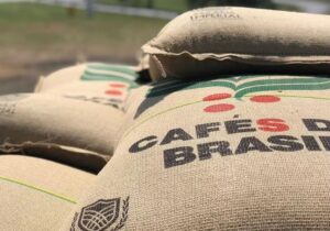 Leia mais sobre o artigo Trump tira tarifa de 40% sobre café, carne e outros alimentos