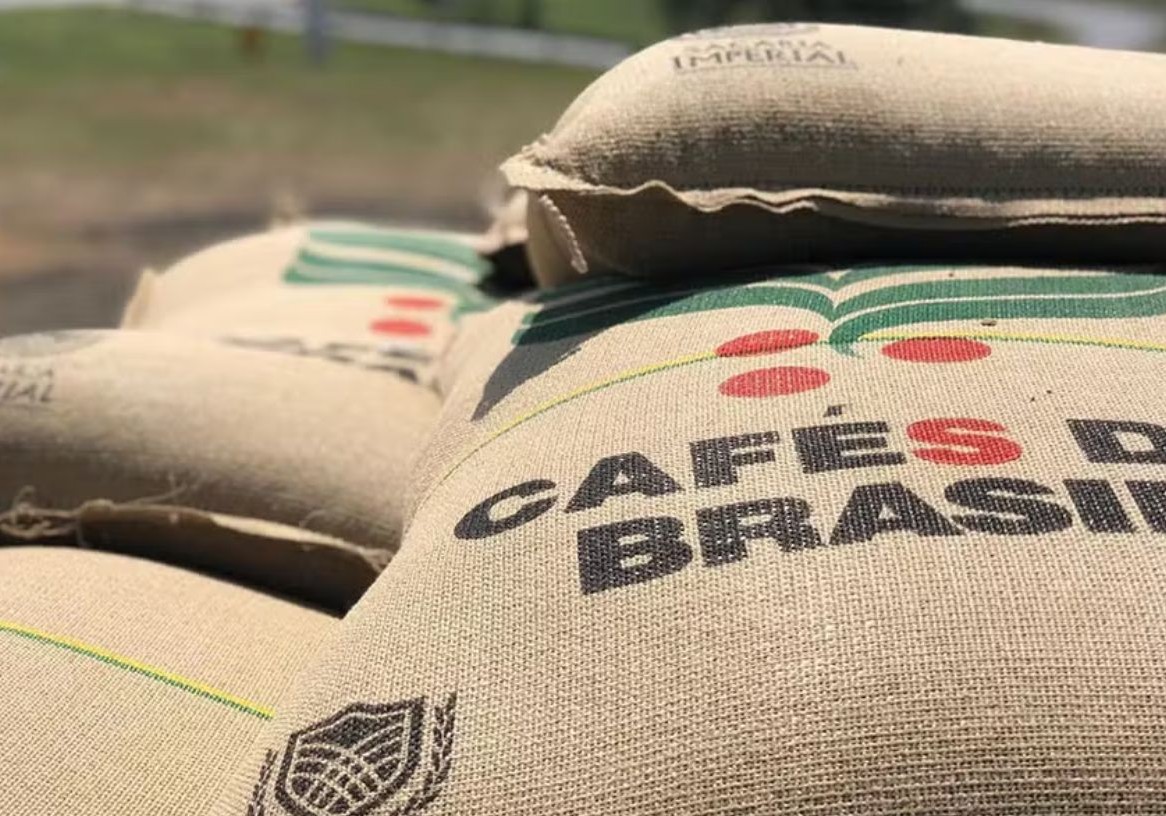 No momento, você está visualizando Trump tira tarifa de 40% sobre café, carne e outros alimentos